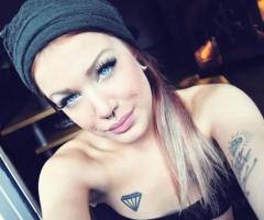 she have beautiful eyes and Diamond Tattoo