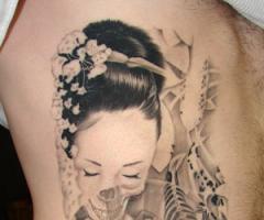 Tatuaje de giesha calaverica