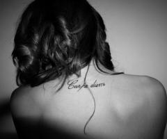 Sexy Carpe Diem en espalda