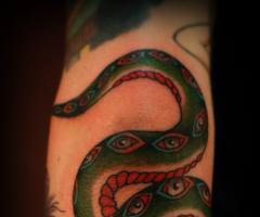 Serpiente de mil ojos