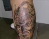 Rostro vikingo en la pierna