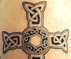 Cruz con diseño celta