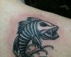 Tatuaje de pez esqueleto