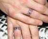 Tatuaje de anillos de pareja estilo celta