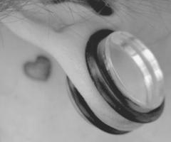 Corazoncito detras de la oreja