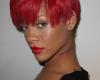 Tatuaje de Rihanna en el cuello