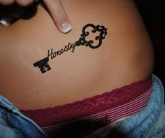 Tatuaje llave sexy homesty
