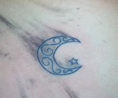 Tatuaje de Luna y estrella
