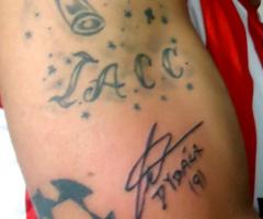 Tatuaje de autografo de Paulo Dybala