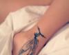 Tatuagem feminina no pé