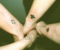 Cartas de poker entre amigos