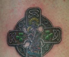 Cruz celta con St Christopher