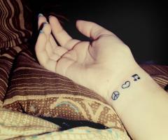 Simbolos de paz, amor y musica