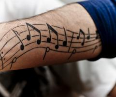 Musical notes arm