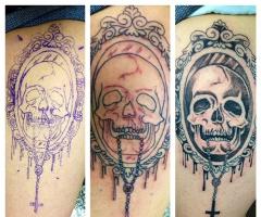 Skull mirror