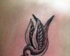 Golondrina con iniciales