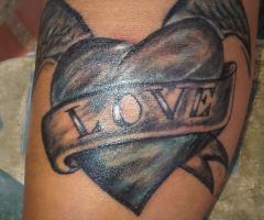 Corazon con la palabra Love