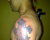 Las manos de dios y cruz tattoo