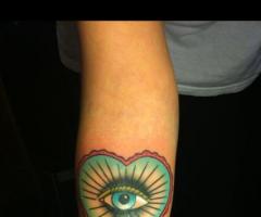 Eye heart skull