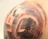 Tatuaje de microfono para cantar