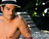 Cristian U y sus letras chinas en el brazo