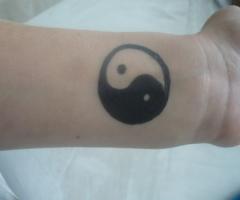 Yin yang symbol