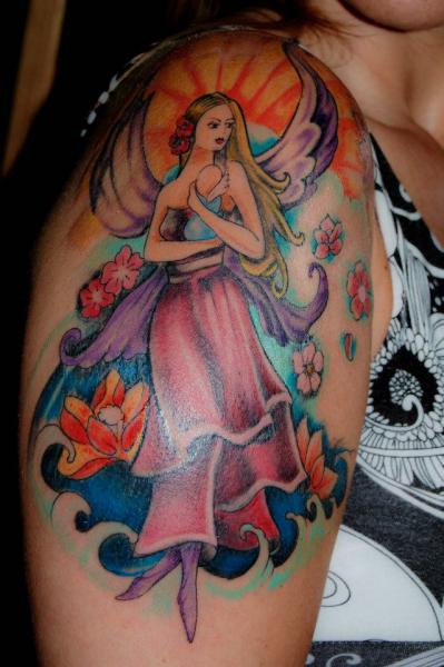 Hada, bebe y flores
