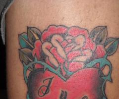 Corazón con rosas y espinas de diseño propio