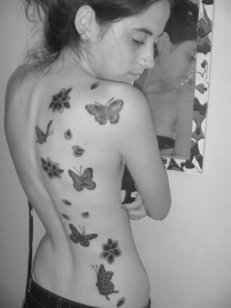 Mariposas y flores de cerezo, diseño propio