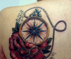 Tatuagem de bússola