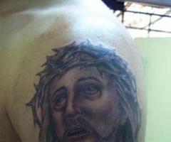 Cristo en el hombro