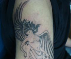 Tattoo de mujer angel