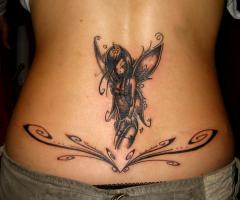 Tattoo de hada en la espalda