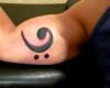 Tatuaje de clave de fa