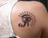 El ojo de horus y destellos del sol