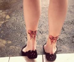 Tatuagem lacinhos rosa