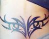 Sexy tatuaje tribal femenino