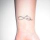 Simbolo de infinito formado por la palabra Love