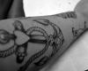 Ancla, soga y corazon en blanco y negro