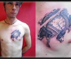 Reloj de bolsillo en el pecho