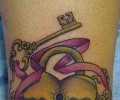 Cerradura de corazon con tres llaves