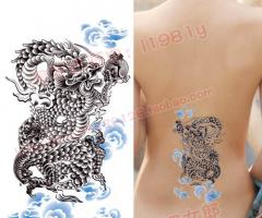 Diseño de dragones para tatuaje en la espalda de mujeres