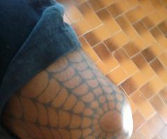 Tela de araña en la rodilla