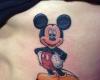 Mickey Mouse tatuado a color