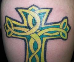 Diseños para tatuajes de cruces celtas