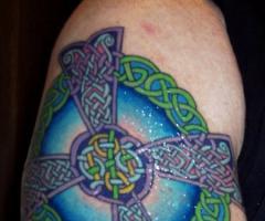 Tatuajes para hombres celtas con cruces