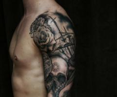 Sleeve masculino con barcos y calaveras