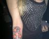 Tatuaje de flores de cerezo