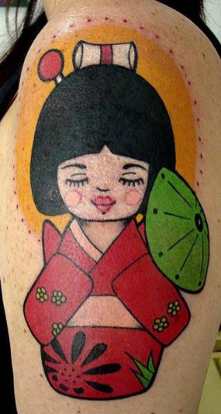 Tatuagem de boneca japonesa