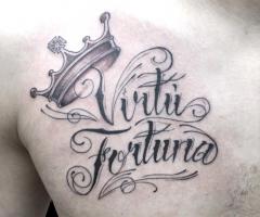Tatuagem de virtu e fortuna
